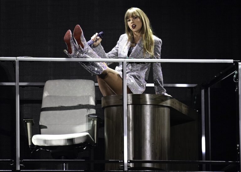 Taylor Swift - Perry Julien