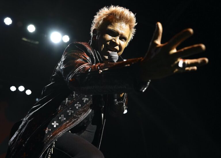 Concert photo gallery: Billy Idol, Bikini Kill, Simrit, beabadoobee and more